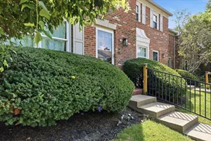9160 Dominion Cir, Symmes Township, OH 45249 - Photo 4