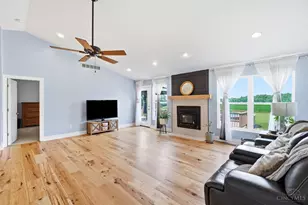 1055 Middleboro Rd, Washington Township, OH 45054 - Photo 8
