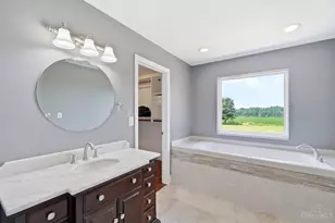 1055 Middleboro Rd, Washington Township, OH 45054 - Photo 16