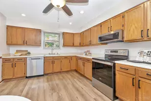 6827 Perinwood Dr, Green Township, OH 45248 - Photo 12