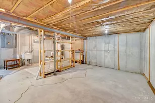 121 Farmington Dr, Hamilton, OH 45013 - Photo 24