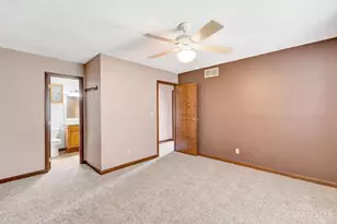 121 Farmington Dr, Hamilton, OH 45013 - Photo 12