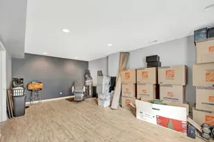 8925 Pippin Rd, Cincinnati, OH 45251 - Photo 18
