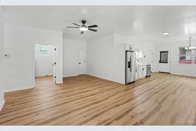 6310 Vine Street, Elmwood Place, OH 45216 - Photo 2