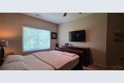 1002 Lost Crossing, Springfield Township, OH 45231 - Photo 22