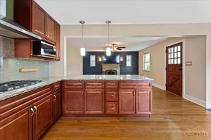 2304 E Galbraith Rd, Reading, OH 45237 - Photo 10