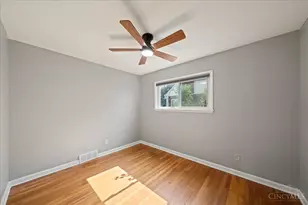 7823 Greenbriar Ln, Madeira, OH 45243 - Photo 12