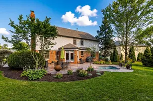 8067 Hunters Ridge Dr, West Chester, OH 45069 - Photo 6