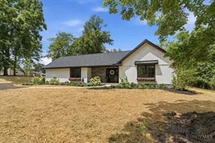 2032 Ford Rd, Hamilton Township, OH 45152 - Photo 4
