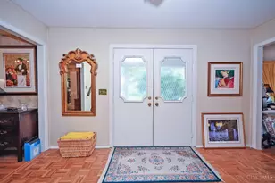 741 Woodfield Dr, Cincinnati, OH 45231 - Photo 6