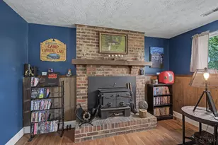 1739 Del Rio Dr, Hamilton, OH 45013 - Photo 14