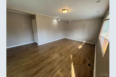 2574 Mariposa Drive, Springfield Township, OH 45231 - Photo 2