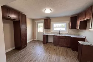 140 W Washington St, Sabina, OH 45169 - Photo 2