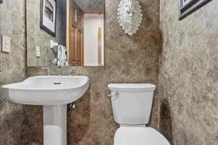 436 Heathgate Rd, Anderson Township, OH 45255 - Photo 28