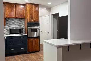 1352 Meredith Dr, Springfield Township, OH 45231 - Photo 2
