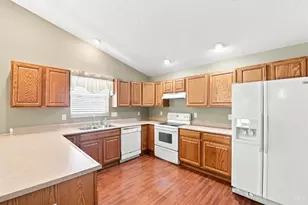 5290 Parkside Ct, Fairfield Township, OH 45011 - Photo 10