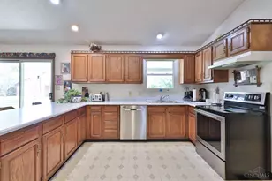 16 Lorelei Dr, Perry Township, OH 45118 - Photo 10
