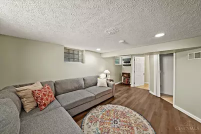 6408 Girard Avenue, Cincinnati, OH 45213 - Photo 18
