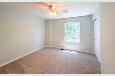 12169 Village Woods Drive, Sharonville, OH 45241 - Photo 8