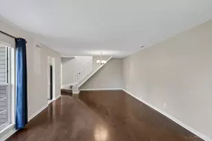 5574 Regimental Pl, Cincinnati, OH 45239 - Photo 8
