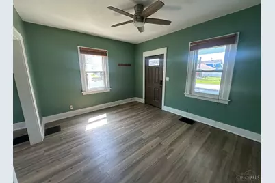 7565 Ross Avenue, Springfield Township, OH 45237 - Photo 6