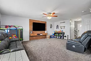 707 Holland Ct, Trenton, OH 45067 - Photo 6