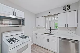 1190 N Lynnebrook Dr, Cincinnati, OH 45224 - Photo 6