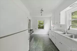 5246 Shepherd Rd, Cincinnati, OH 45223 - Photo 14