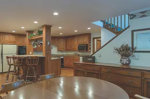 220 Linden Dr, Wyoming, OH 45215 - Photo 16