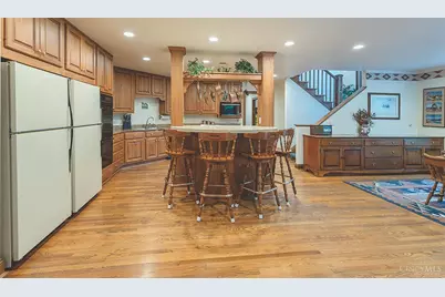 220 Linden Drive, Wyoming, OH 45215 - Photo 12