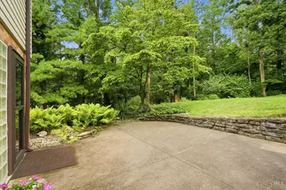 10789 Kinglet Circle, Montgomery, OH 45249 - Photo 32