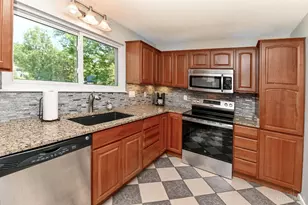 8004 Honeysuckle Ln, West Chester, OH 45069 - Photo 14