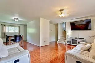 1446 Biloxi Dr, Springfield Township, OH 45231 - Photo 2
