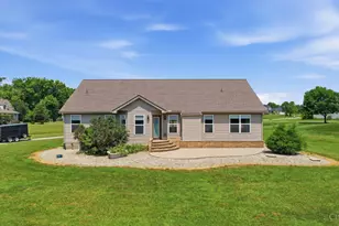 2814 Katie Dr, Turtle Creek Township, OH 45036 - Photo 4