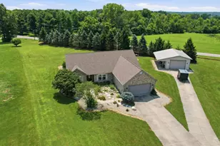 2814 Katie Dr, Turtle Creek Township, OH 45036 - Photo 2