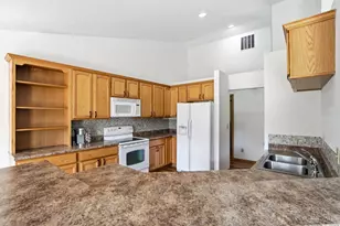 2814 Katie Dr, Turtle Creek Township, OH 45036 - Photo 18