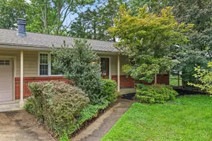 1658 Yellowglen Dr, Anderson Township, OH 45255 - Photo 4