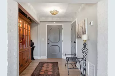 880 Rue De La Paix #A24, Cincinnati, OH 45220 - Photo 8