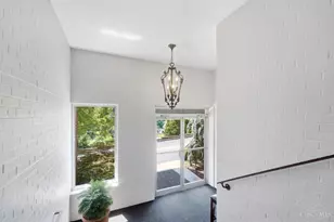 880 Rue De La Paix, Cincinnati, OH 45220 - Photo 4