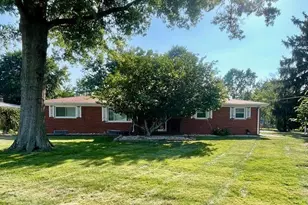 5621 Garrett Dr, Miami Township, OH 45150 - Photo 2
