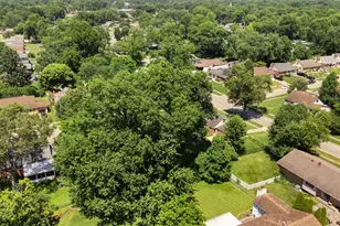 847 Sabino Ct, Springfield Township, OH 45231 - Photo 2