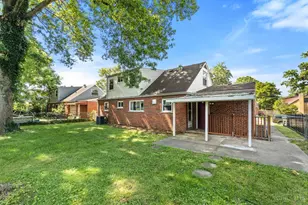 847 Sabino Ct, Springfield Township, OH 45231 - Photo 12