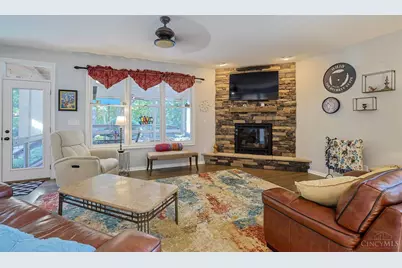 6936 Crown Pointe Drive, Liberty Township, OH 45011 - Photo 8