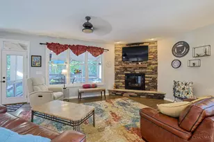 6936 Crown Pointe Dr, Liberty Township, OH 45011 - Photo 8