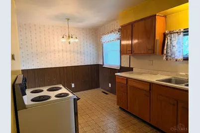 1194 Briarwood Drive, Hamilton, OH 45013 - Photo 6