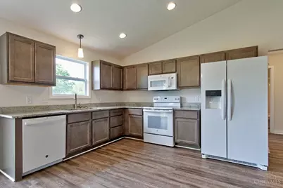 150 Choctaw Drive, Franklin Township, OH 45171 - Photo 6