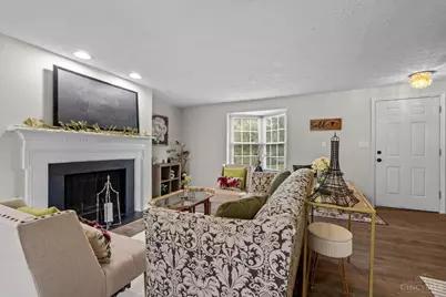 2717 N Kings Arms Circle, Centerville, OH 45440 - Photo 6