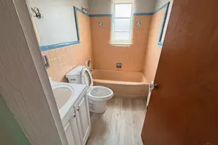 5855 Lathrop Pl, Cincinnati, OH 45224 - Photo 10