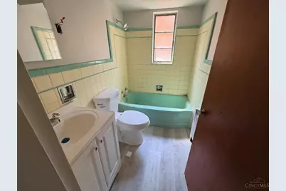 5855 Lathrop Place, Cincinnati, OH 45224 - Photo 8