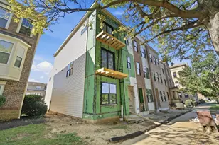 719 Ezzard Charles Dr, Cincinnati, OH 45203 - Photo 4